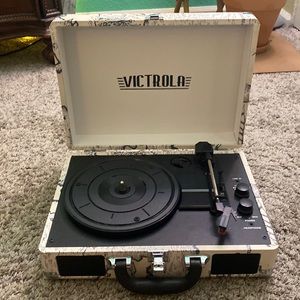 Victrola record player